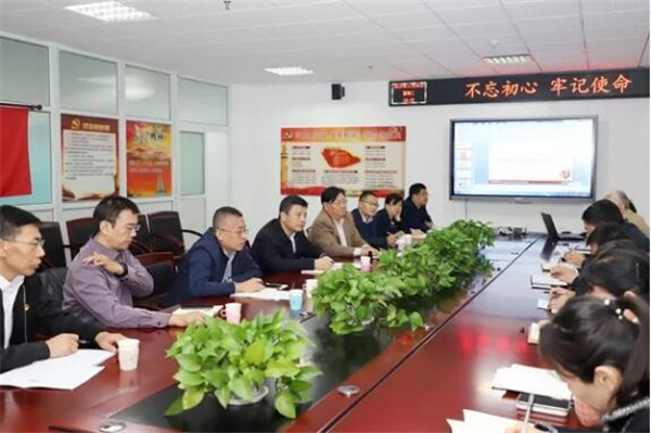 李明在医学检验学系座谈交流 李明在医学检验学系座谈交流