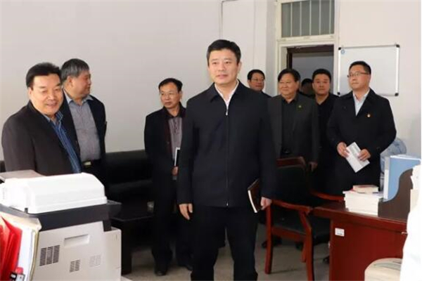李明到继续教育学院现场调研 李明到继续教育学院现场调研