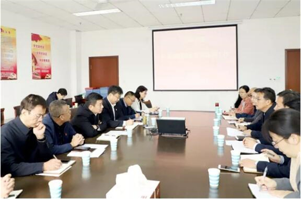 李明在外语系座谈交流 李明在外语系座谈交流