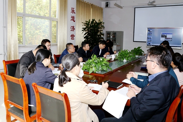 李明在口腔医学院座谈交流 李明在口腔医学院座谈交流