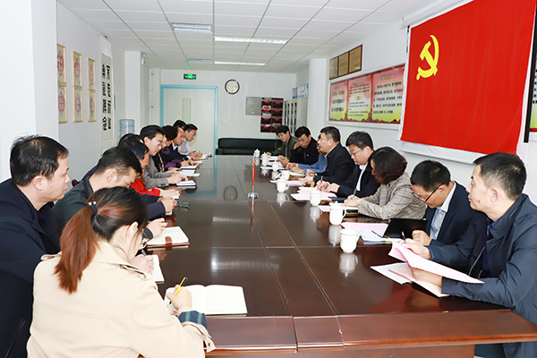 李明在药学院座谈交流 李明在药学院座谈交流