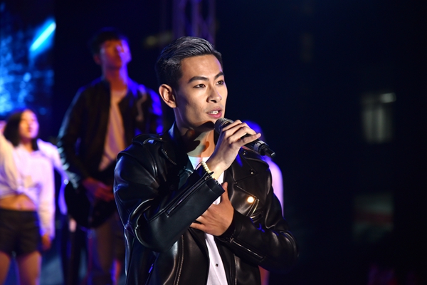 乐队表演《河流》 乐队表演《河流》