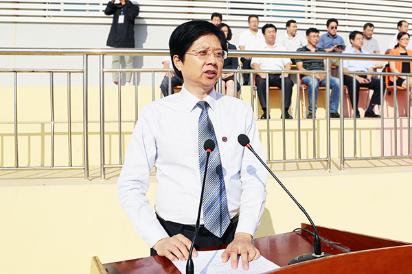 副校长朱军主持开学典礼 副校长朱军主持开学典礼