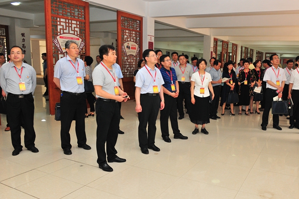 与会领导现场观摩beat365官网书院党建微课堂 与会领导现场观摩beat365官网书院党建微课堂