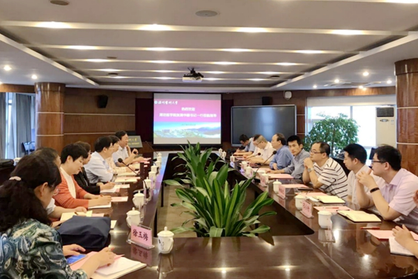 在温州医科大学考察交流 在温州医科大学考察交流