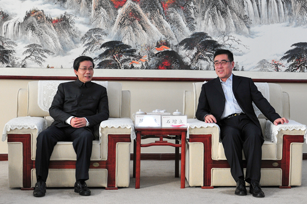 校领导与陈国强院士座谈 校领导与陈国强院士座谈