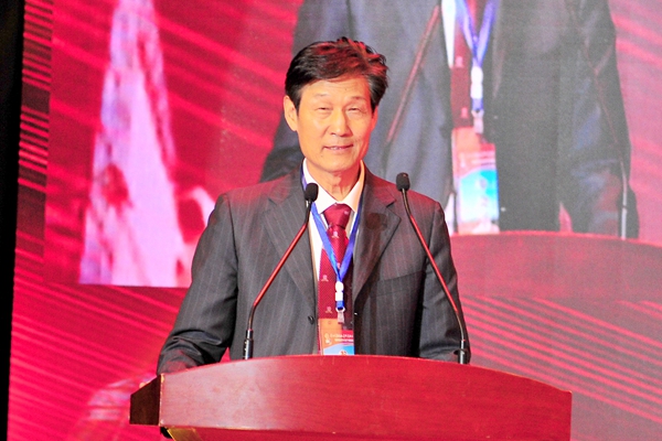 beat365官网71级校友、北京校友会会长、国家康复医院矫形外科主任秦泗河教授讲话