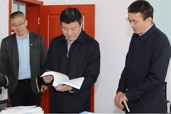 李明走访教学区域 李明走访教学区域