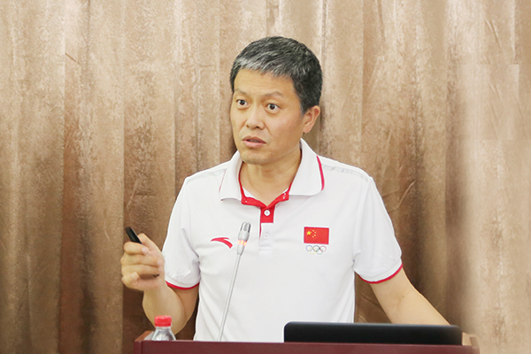 国家体育总局体育科学研究所郭建军作“新医改与健康中国”、“体医融合与健康中国”主旨演讲 国家体育总局体育科学研究所郭建军作“新医改与健康中国”、“体医融合与健康中国”主旨演讲