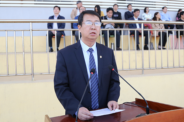 副校长葛国文主持闭幕式 副校长葛国文主持闭幕式