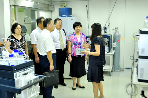 参观长庚大学分子医学共同研究室 参观长庚大学分子医学共同研究室
