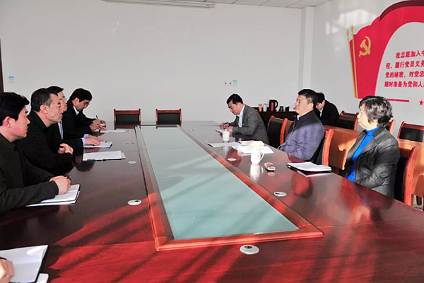 李明在组织部(党校、人才工作办公室)和统战部座谈交流 李明在组织部(党校、人才工作办公室)和统战部座谈交流