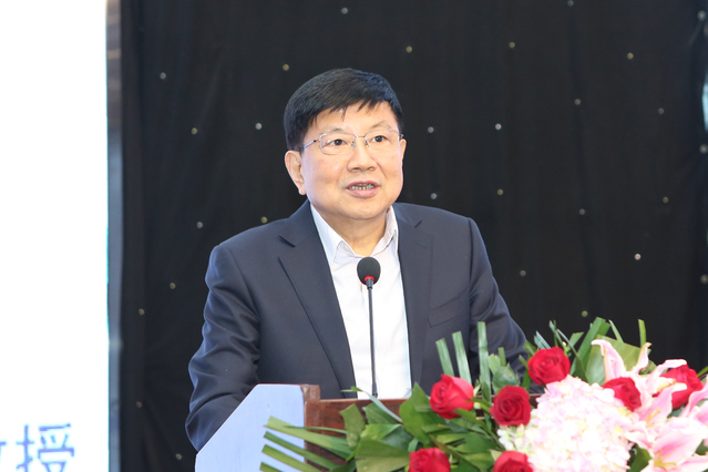 曹谊林教授在开幕式上致辞 曹谊林教授在开幕式上致辞