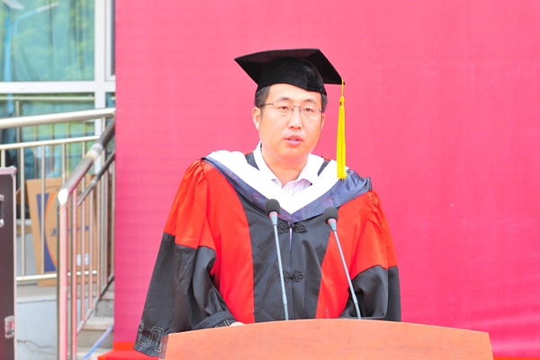研究生导师代表尹文强教授发言 研究生导师代表尹文强教授发言