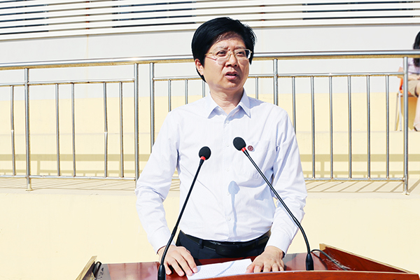 副校长、军训工作领导小组组长朱军作军训动员讲话 副校长、军训工作领导小组组长朱军作军训动员讲话