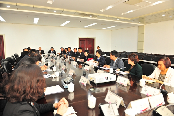 专家组与教学指导委员会及教育教学质量督导评估专家委员专家座谈 专家组与教学指导委员会及教育教学质量督导评估专家委员专家座谈